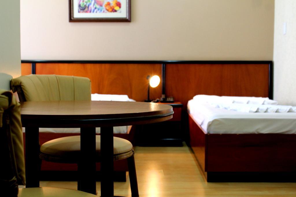 Geneviee Palace Hotel Понта Гроса Екстериор снимка